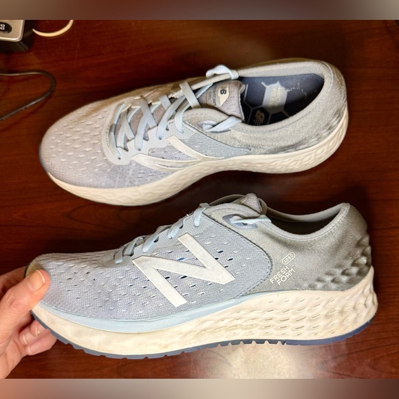 New Balance Women's Fresh Foam 1080 - Light Blue and White - Picture 3 of 9
